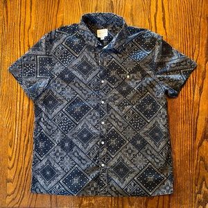 American Eagle Men’s casual button down size XL, blue